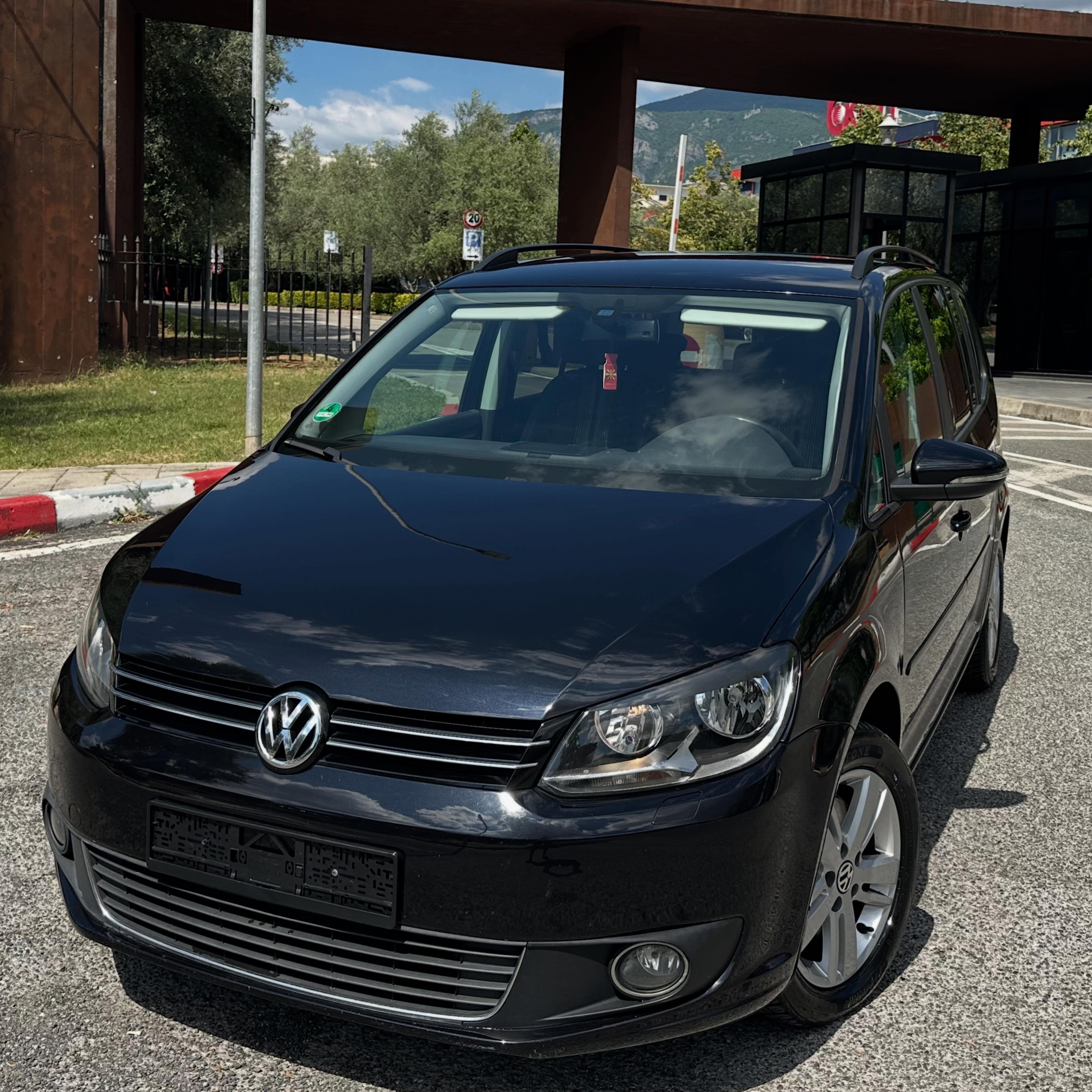 VOLKSWAGEN TOURAN 2.0 DIESEL – Tiranë - 1