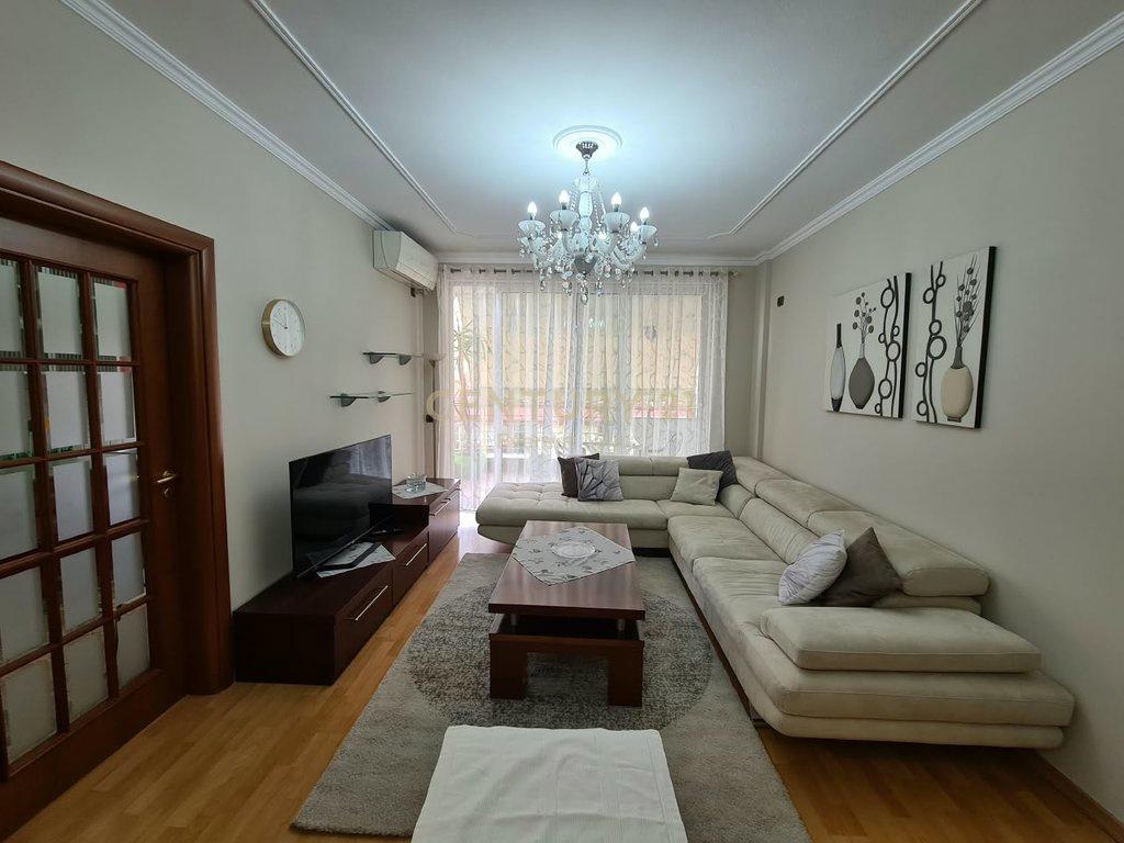 JEPET ME QIRA APARTAMENT 2+1 – ISH-BLLOKU – Tiranë