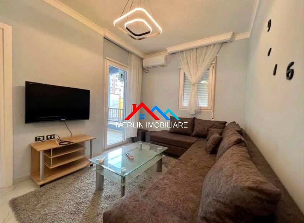 SHITET APARTAMENT 1+1 TEK RRUGA 5 MAJI. – Tiranë - 1