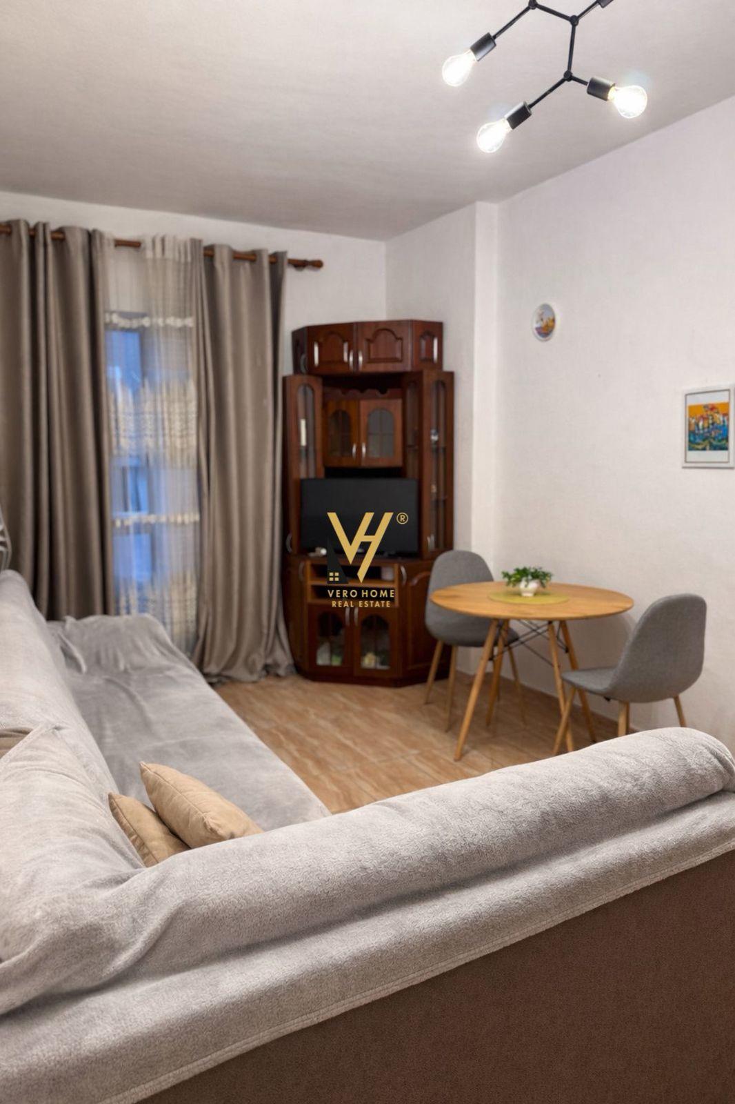 JEPET APARTAMENT 1+1+BLK ME QERA NE ASTIR 42.000 LEKE – Tiranë