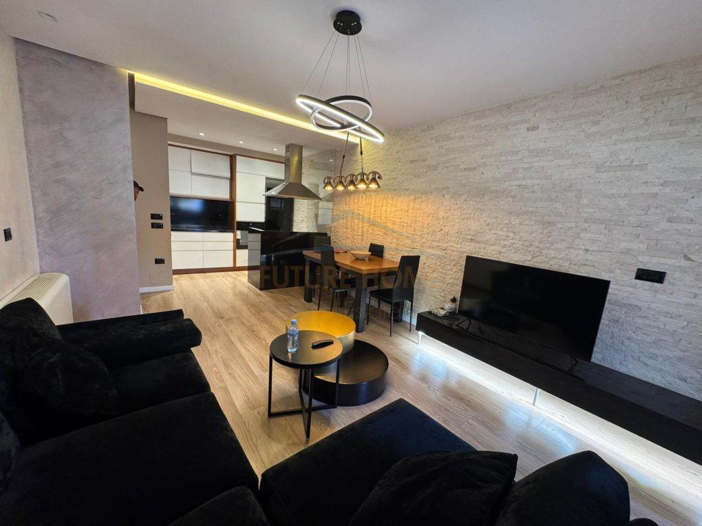 Qera, Apartament 2+1+2+Post Parkimi, – Tiranë