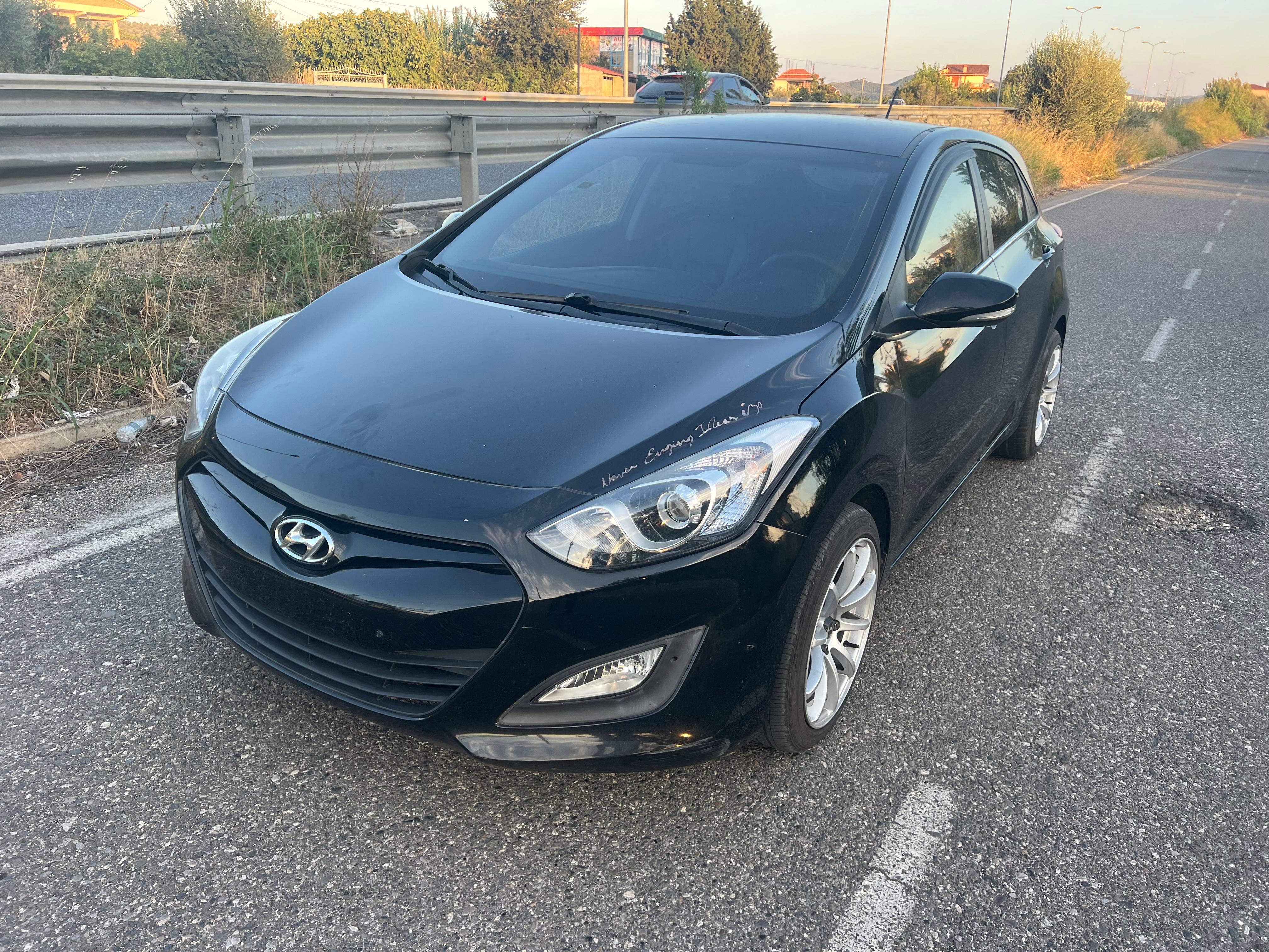 SHITETT HYNDAI i30 NAFT – Kavajë