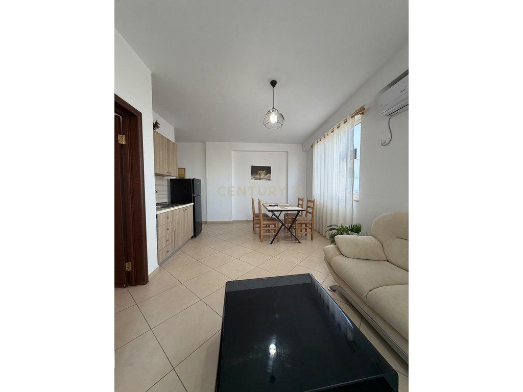 APARTMENT 1+1 ME QERA NE PLAZH 350 DERI NE MAJ 2027 350 € /M – Durrës
