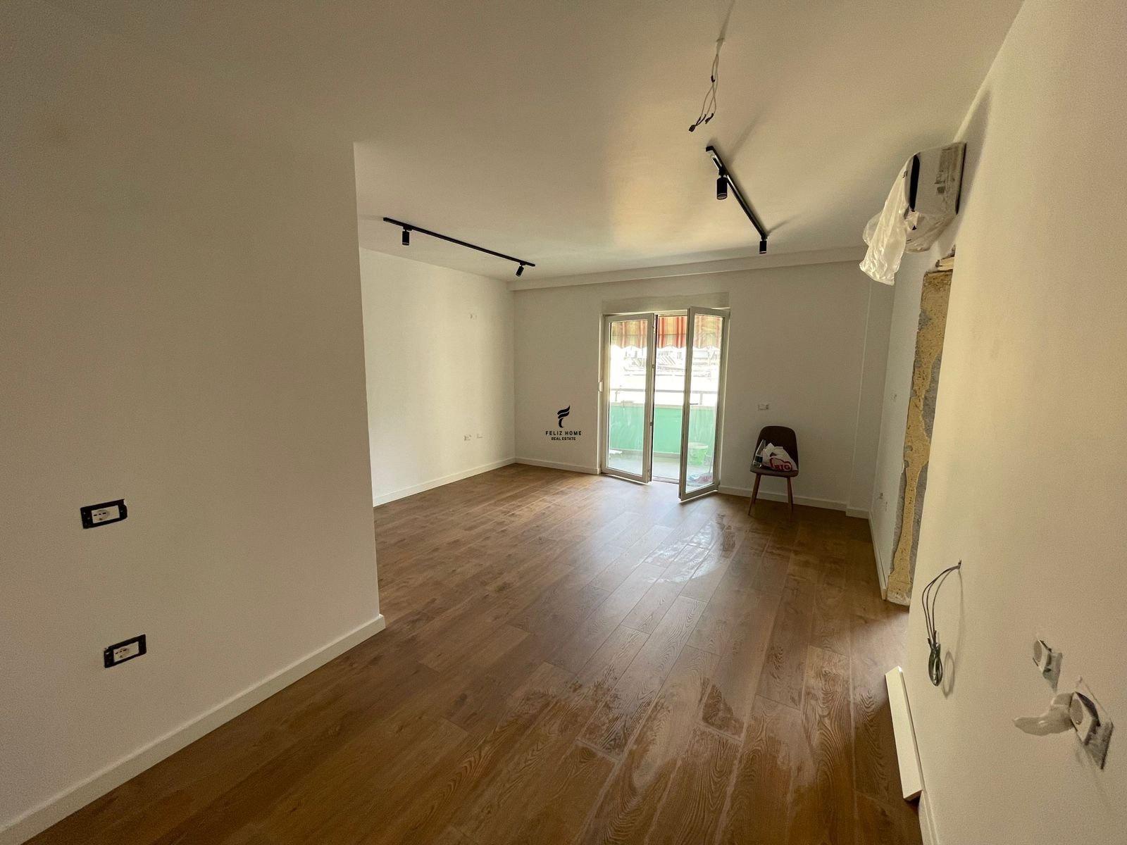 ZYRE ME QERA 67 M2 AIR ALBANIA 1.000 EURO FH-76850 – Tiranë