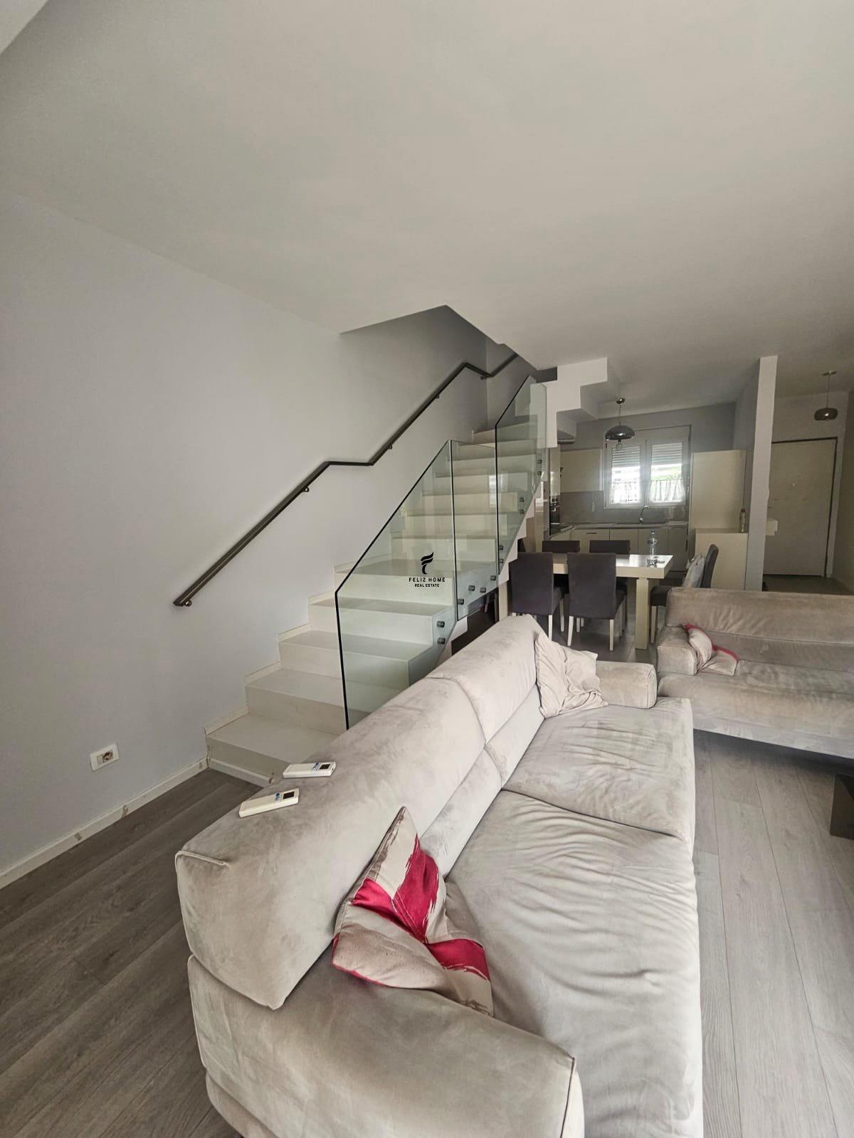 APARTAMENT ME QERA 3+1+3+POST PARKIMI KODRA E DIELLIT 120.00 – Tiranë