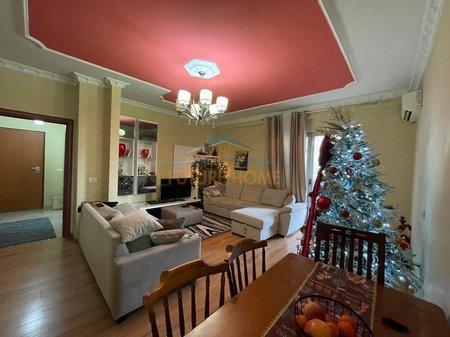 Shitet, Apartament 2+1+2, Ministria e Jashtme – Tiranë