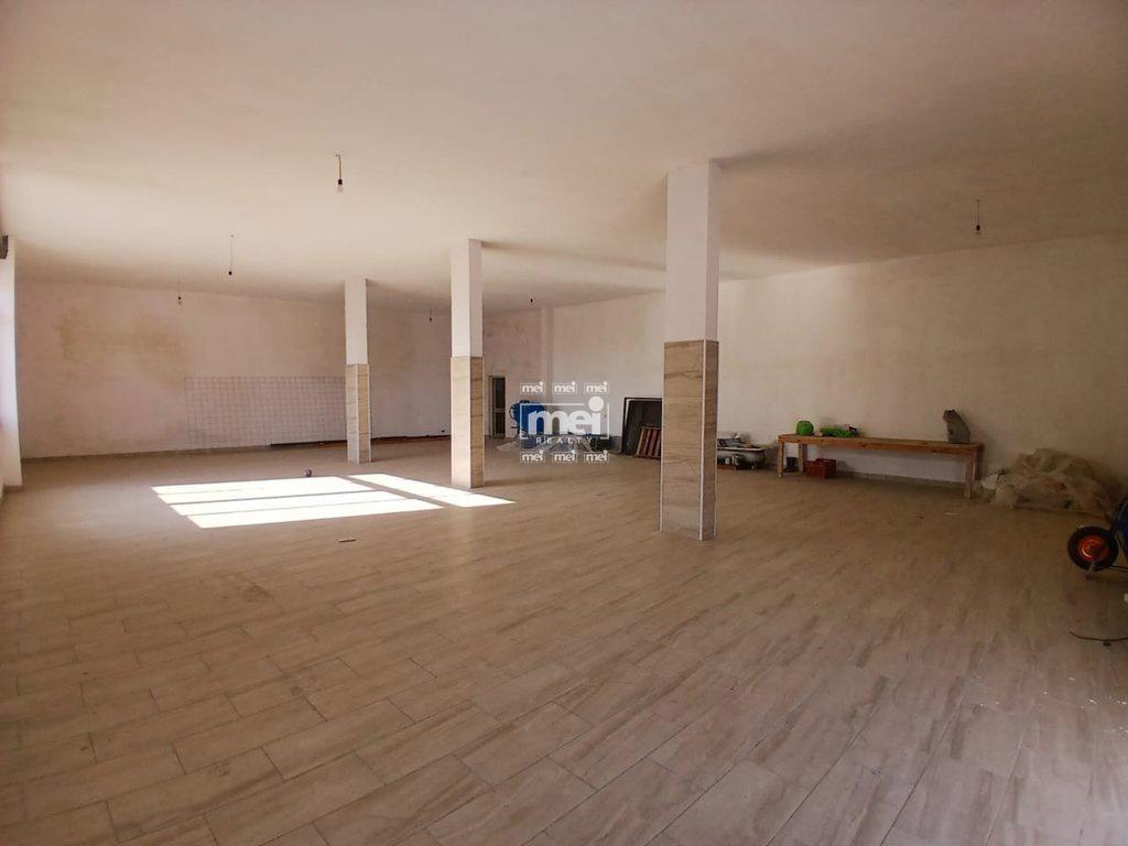 JEPET MAGAZIN ME QIRA NE SHKOZET! – Durrës
