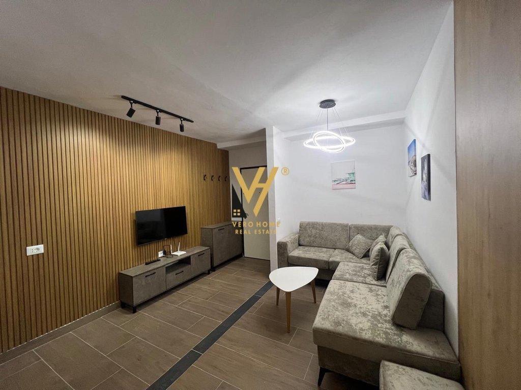 JEPET APARTAMENT 1+1 ME QERA PRANE MARIN BARLETI 50.000 LEKE – Tiranë