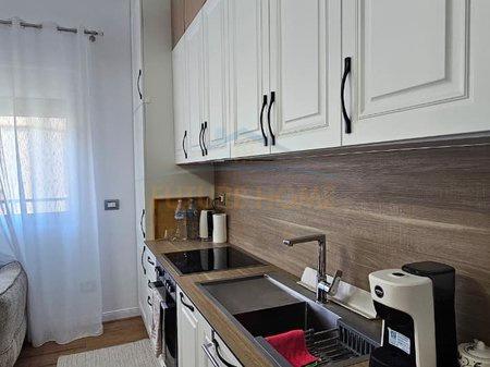0697048066Qira, Apartament 2+1, Valuta, Durrës – Durrës