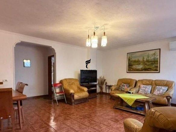 SHITET APARTAMENT 2+1 ZOGU I ZI 222.000 EURO FH-68939 – Tiranë - 1