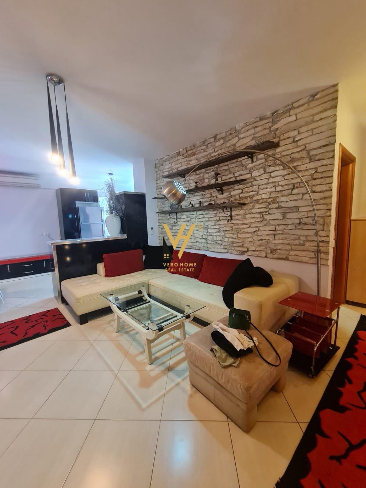 JEPET APARTAMENT 2+1 ME QIRA TE RRUGA NDRE MJEDA 70.000 LEKE – Tiranë