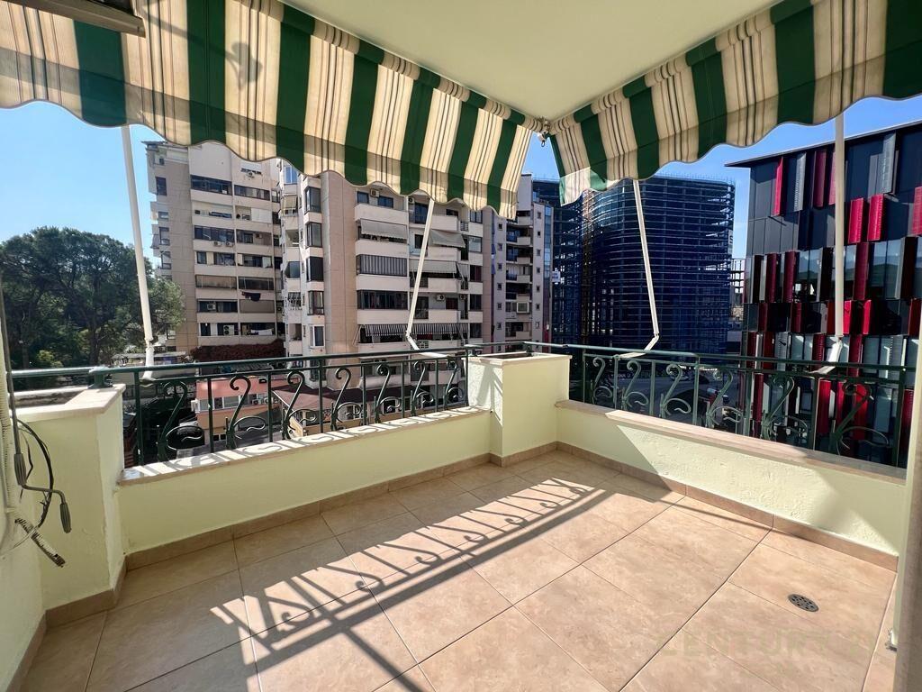 APARTAMENT 2+1 +2 ME QIRA PRANE STADIUMI " AIR ALBANIA" – Tiranë