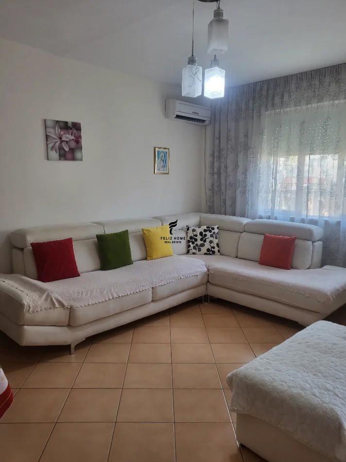 SHITET APARTAMENT 1+1 ISH PARKU AUTOBUZAVE 129.000 EURO FH-8 – Tiranë