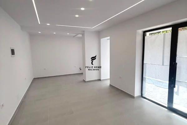 DYQAN ME QERA 100 M2 RRUGA DURRESIT 1500 EURO FH-94038 – Tiranë