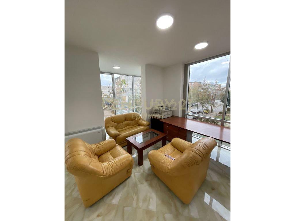 Jepet me qira ambient komercial në Lagjen Nr. 16, Durrës – Durrës
