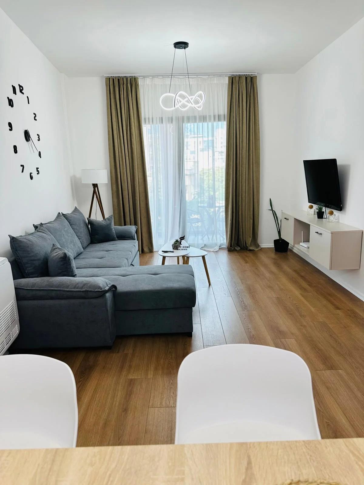 APARTAMENT ME QERA 1+1 RRUGA E KAVAJES 90.000 LEKE FH-95639 – Tiranë