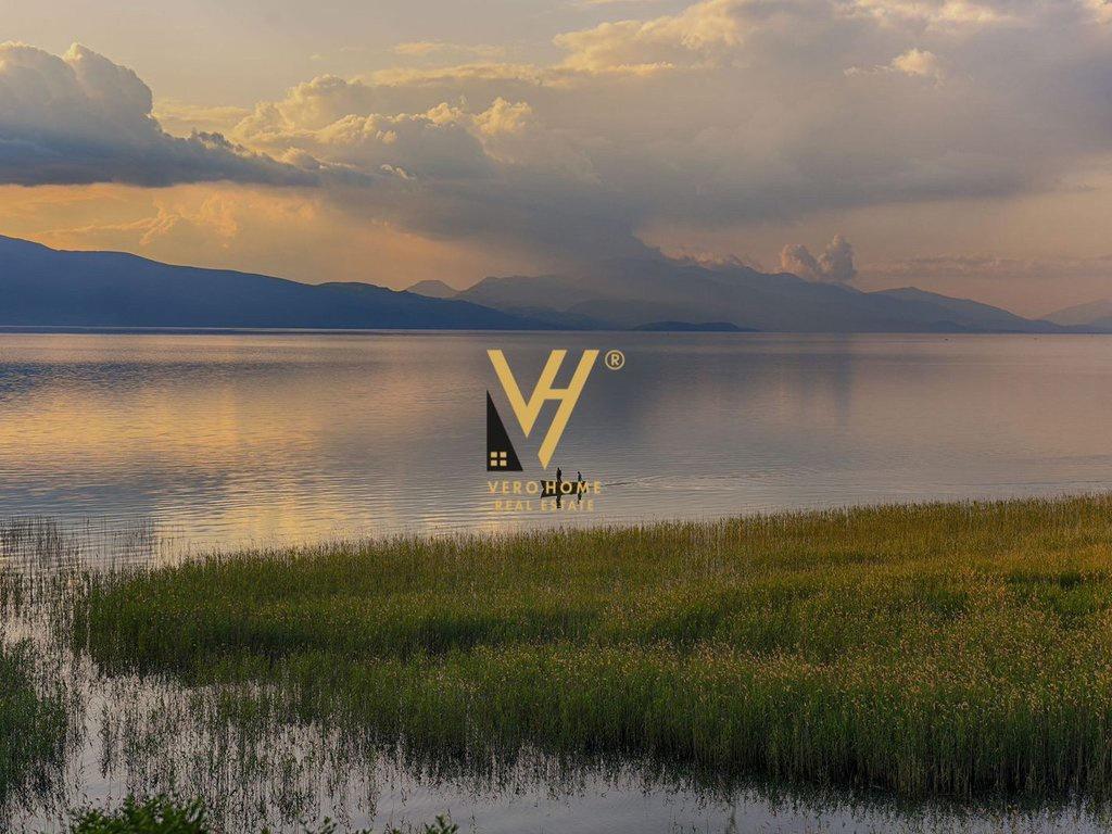 SHITET TOKË 400.000 M2 BUZË LIQENIT, POGRADEC,1.500.000 EURO – Tiranë