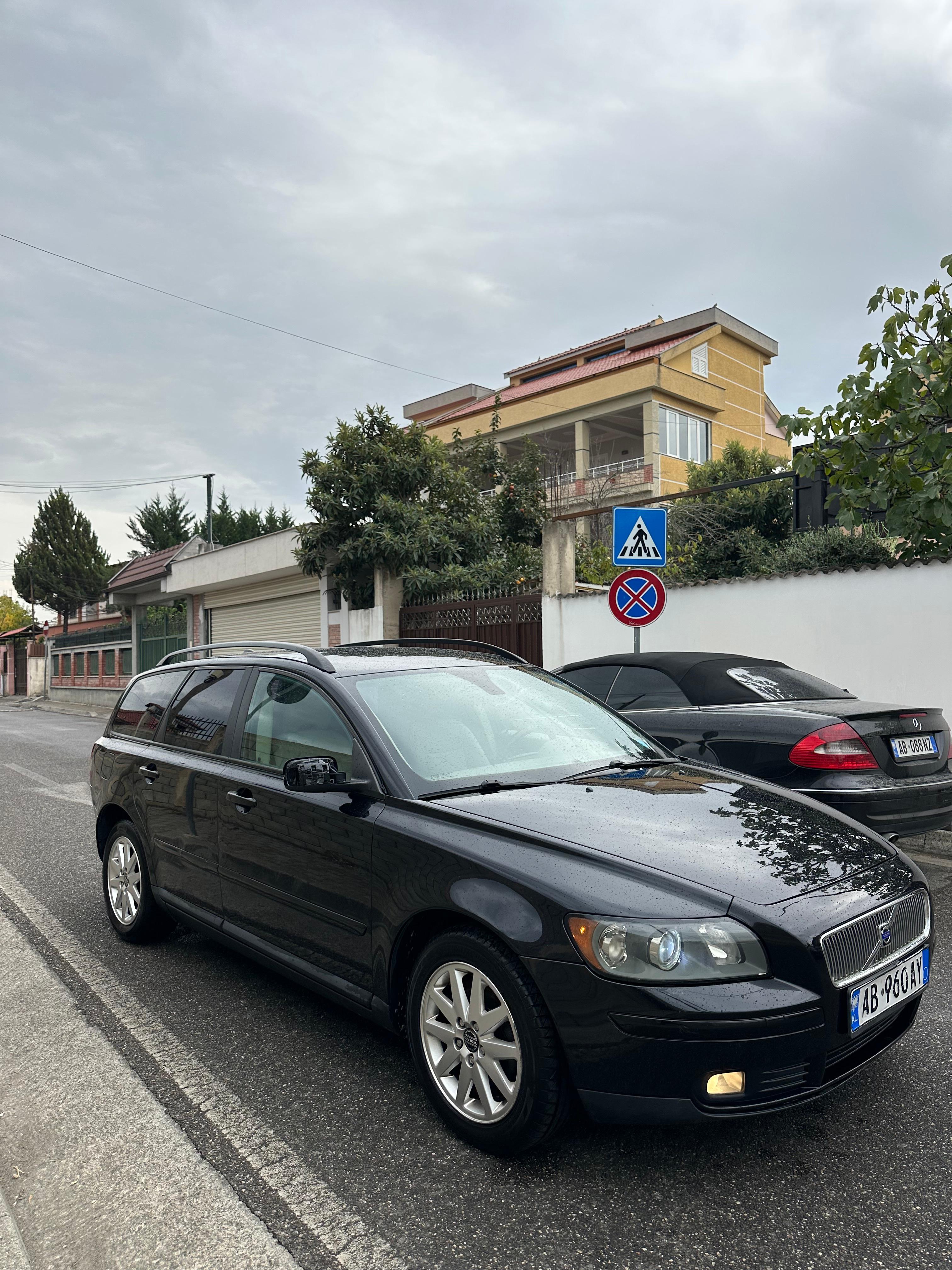 Volvo v 50 – Tiranë - 1