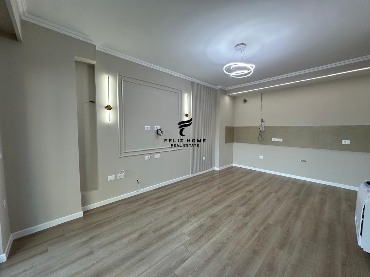 AMBIENT BIZNESI ME QERA 2+1+2 MYSLYM SHYRI 900 EURO – Tiranë