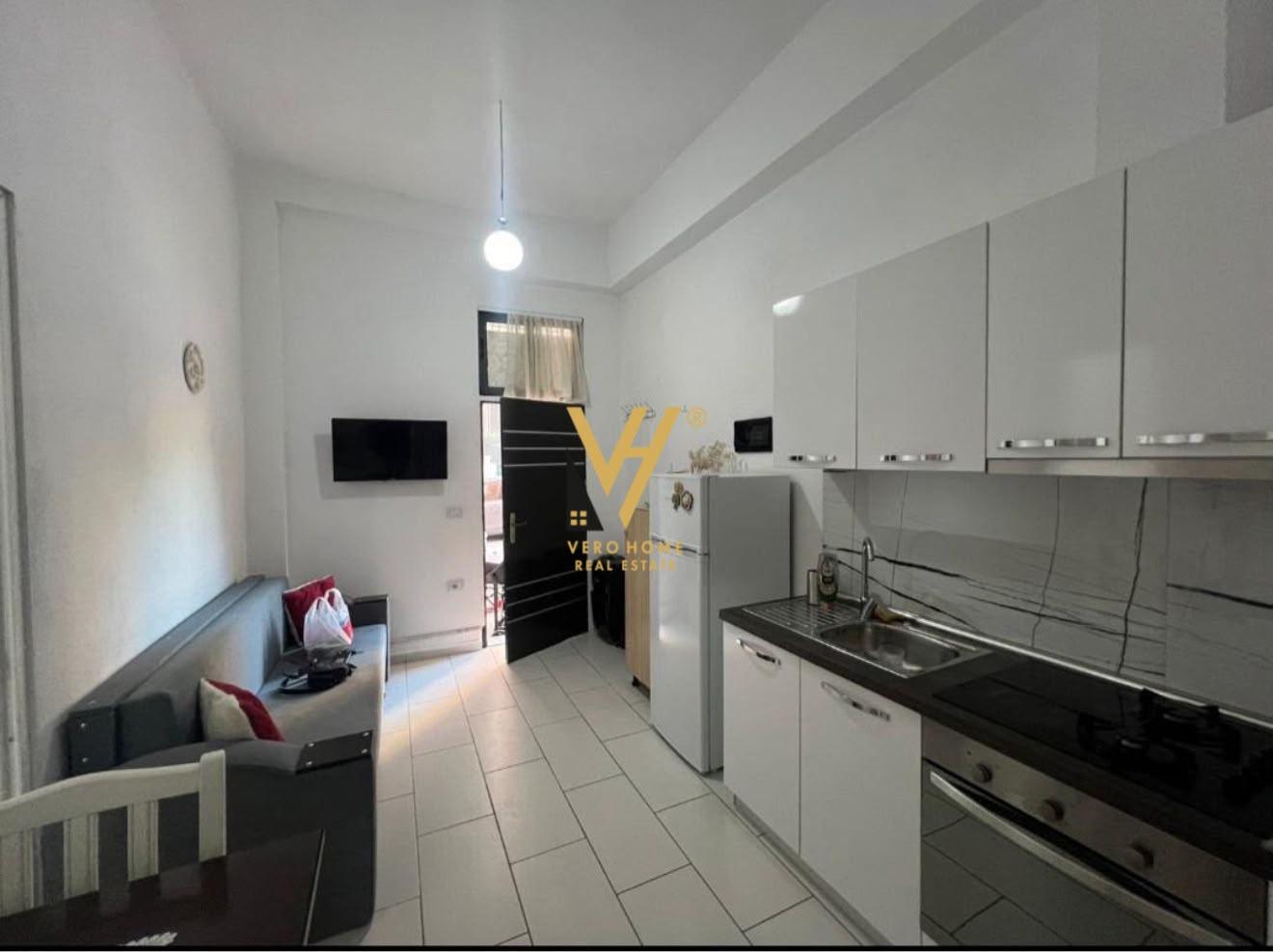 JEPET APARTAMENT 1+1 ME QERA NE SELITE 40.000 LEKE – Tiranë