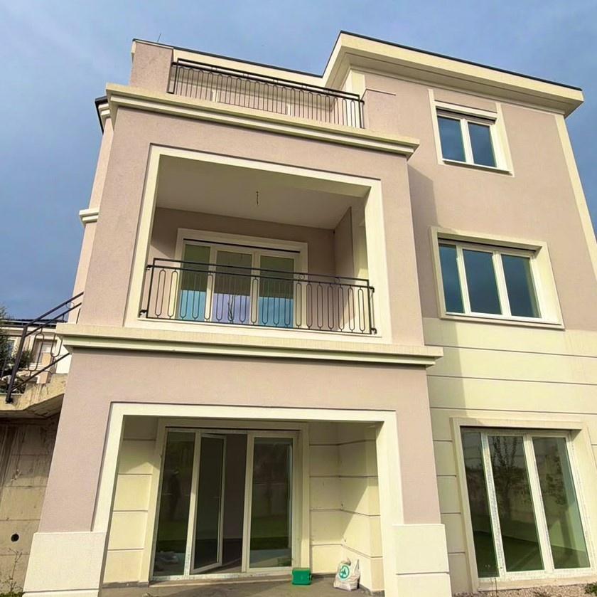🏡 SHITET VILË 3-KATËSHE – COLLINA VERDE, PRANË TEG 📍 Vend – Tiranë - 1
