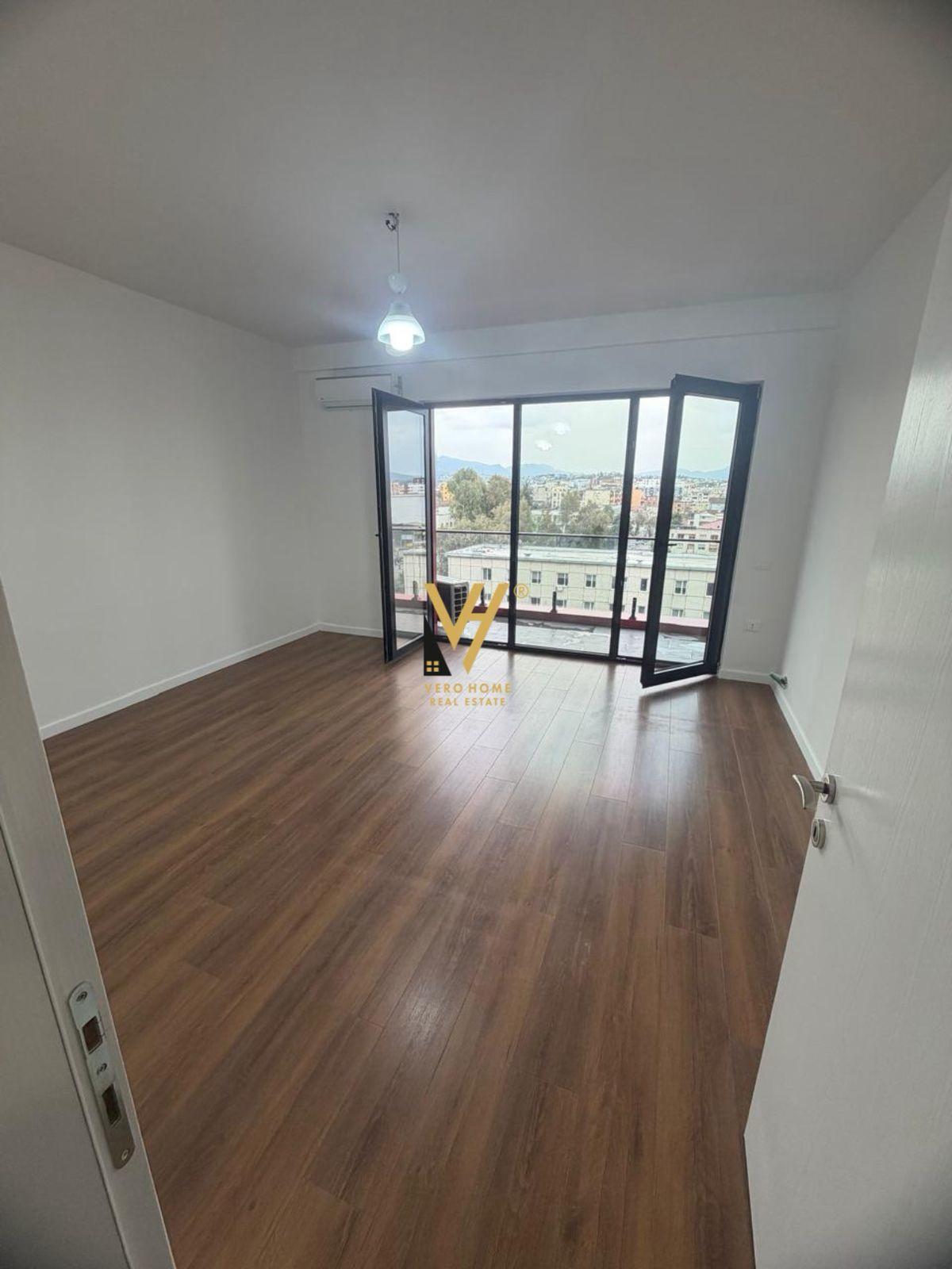 JEPET ZYRE 122 M2 ME QERA TE KOM.ARLIS, RR.DIBRES 60.000 LEK – Tiranë
