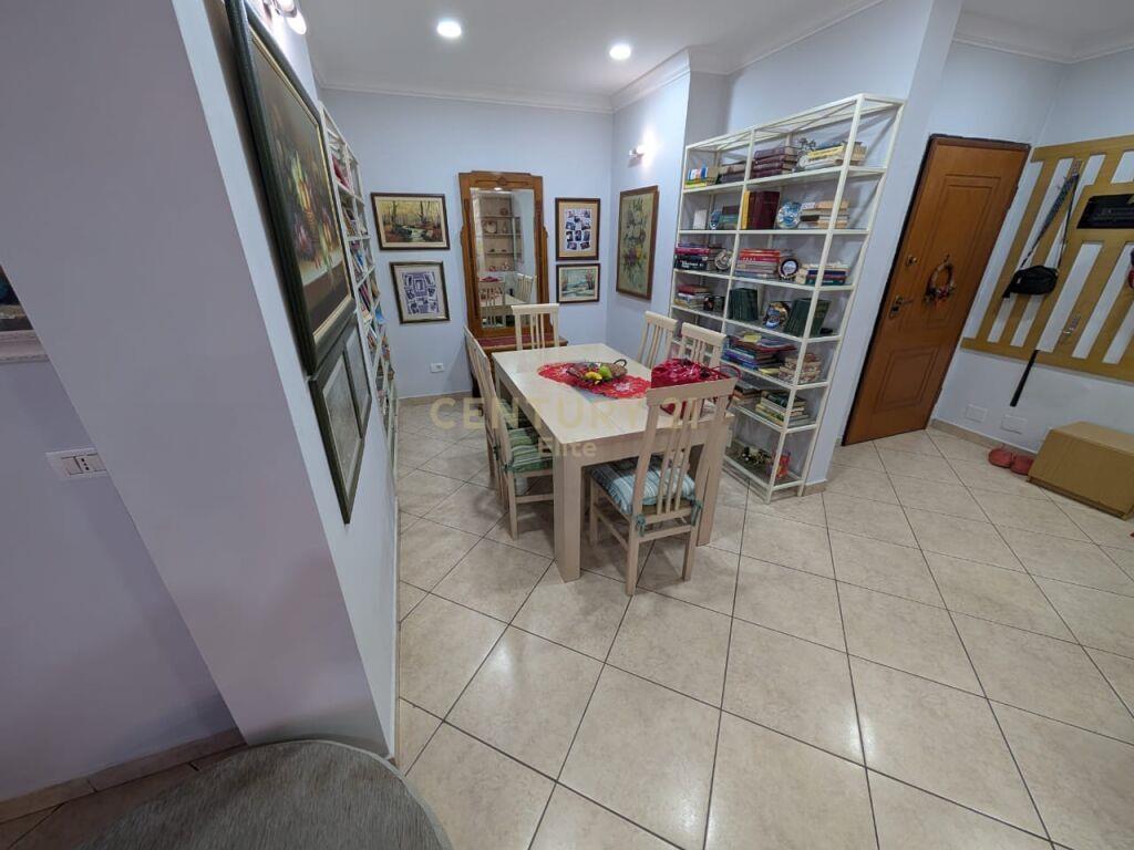 Jepet me qira apartament 2+1 prane Drejtorise se Policise Ti – Tiranë - 1