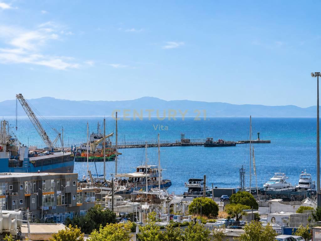 APARTAMENT ME PAMJE NGA DETI , 3+2+2 BALLKONE + POST PARKIMI – Durrës