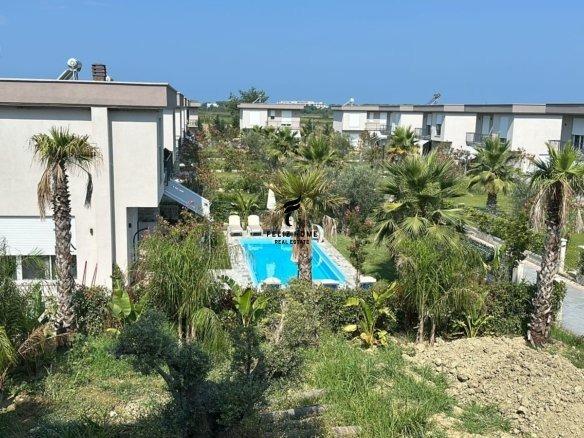 SHITET VILE 2 KATESHE 204 M2 GJIRI LALEZIT 370.000 EURO FH-6 – Tiranë