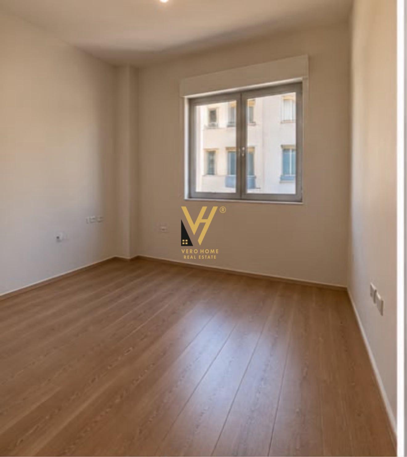 JEPET AMBIENT BIZNESI 60 M2 ME QERA TE RR.MUHAMET GJOLLESHA, – Tiranë
