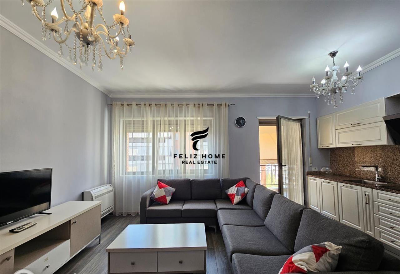 APARTAMENT ME QERA 3+1 RRUGA E KAVAJES 1000 EURO – Tiranë