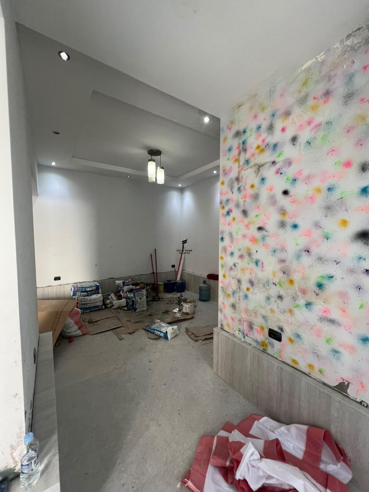 ZYRE ME QERA 85M2 PAZARI I RI 120.000 LEKE FH-95749 – Tiranë