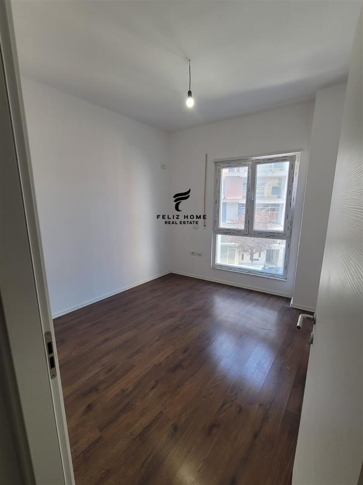 SHITET APARTAMENT 2+1 RRUGA E BARRIKADAVE 223.000 EURO – Tiranë