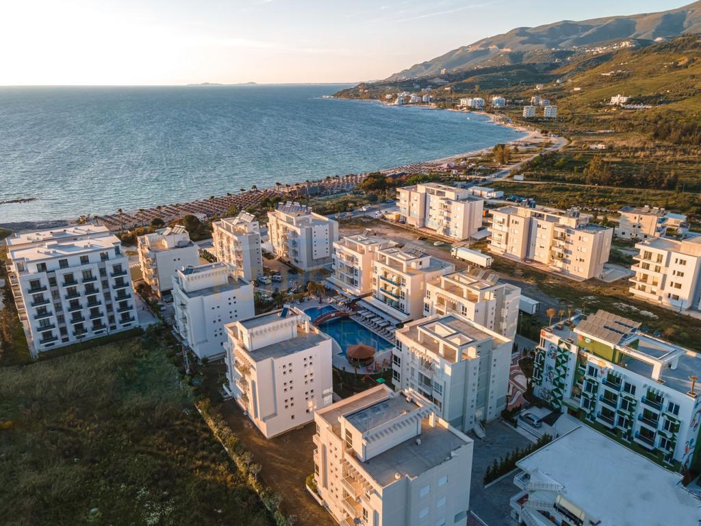 0692268458 Shitet, Apartament 1+1, "Tirana Resort" Radhimë, – Vlorë