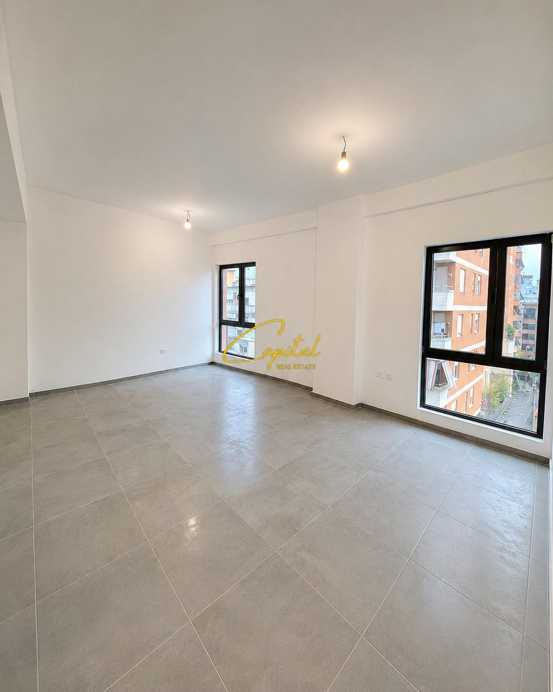 ZYRE ME QIRA 66 M2 MYSLYM SHYRI 65.000 LEKE – Tiranë