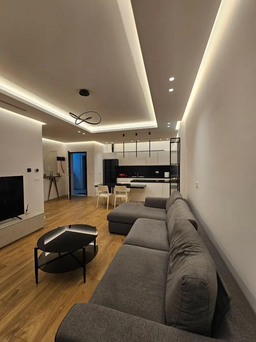 APARTAMENT ME QIRA 2+1+2 TEG – Tiranë