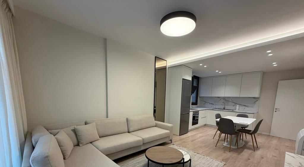 APARTAMENT ME QERA 1+1+POST PARKIMI RRUGA E BARIKADAVE 1000 – Tiranë