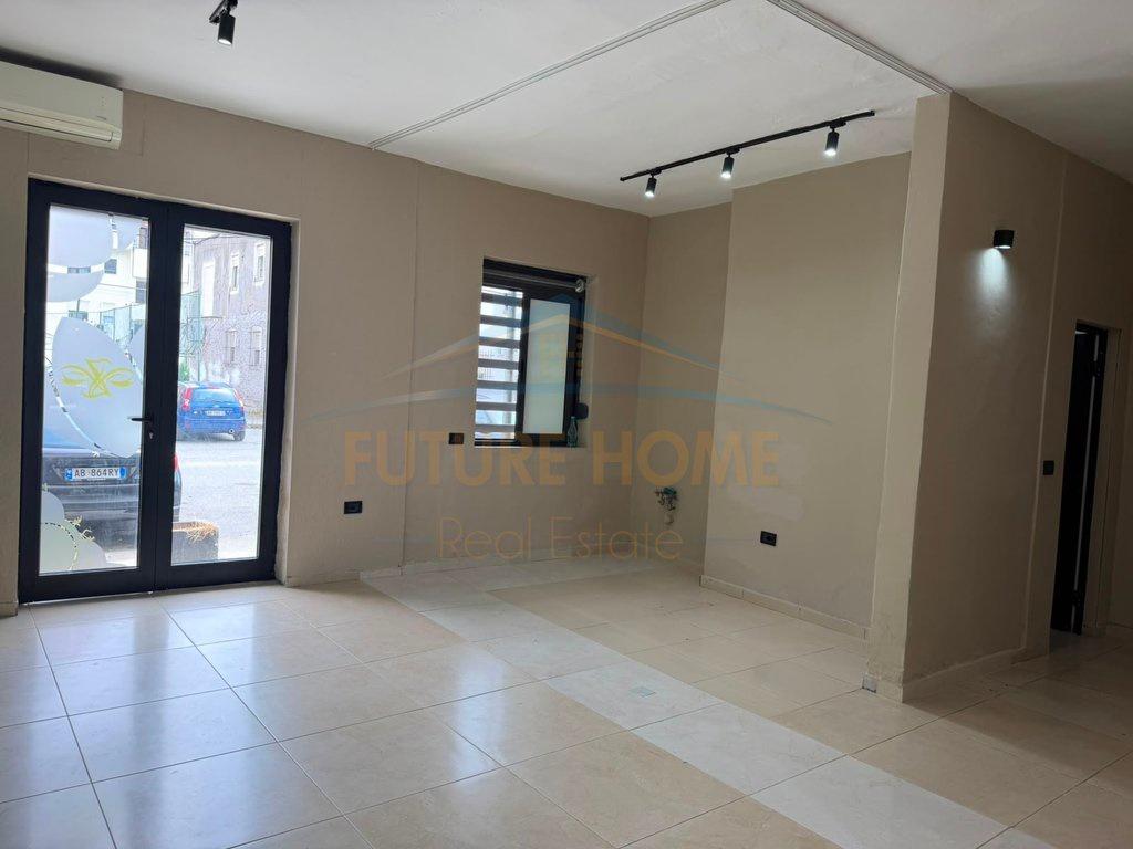 0696044423,Qera, Ambient Biznesi,Lagjia 17,Durres – Tiranë