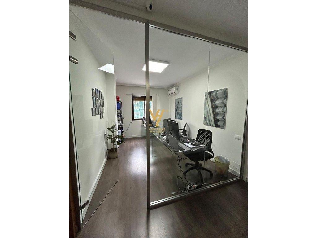 JEPET ZYRË 3+1+2, 108 M2 ME QIRA BLLOK 1.100 EURO – Tiranë