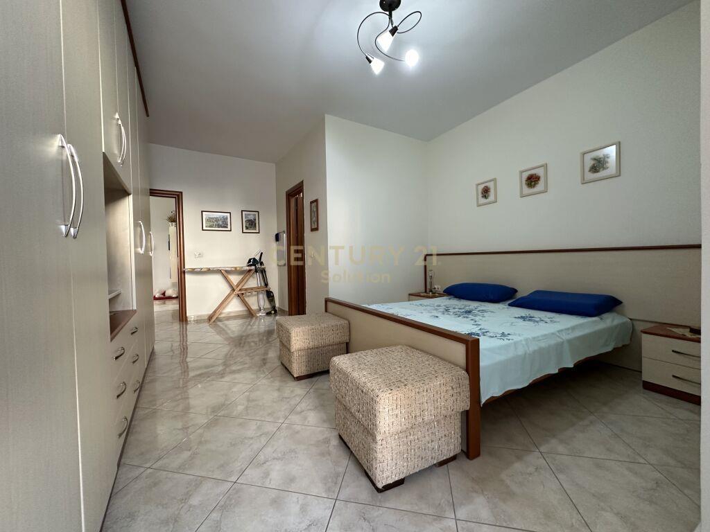 Shitet apartament 2+1+2 ne Fresk, prane Fizikes Berthamore. – Tiranë