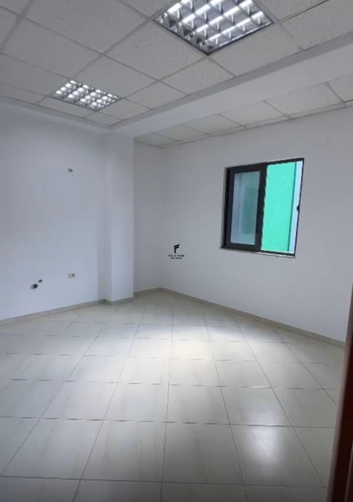 ZYRE ME QERA 132 M2 LAPRAKE 150.000 LEKE FH-71473 – Tiranë
