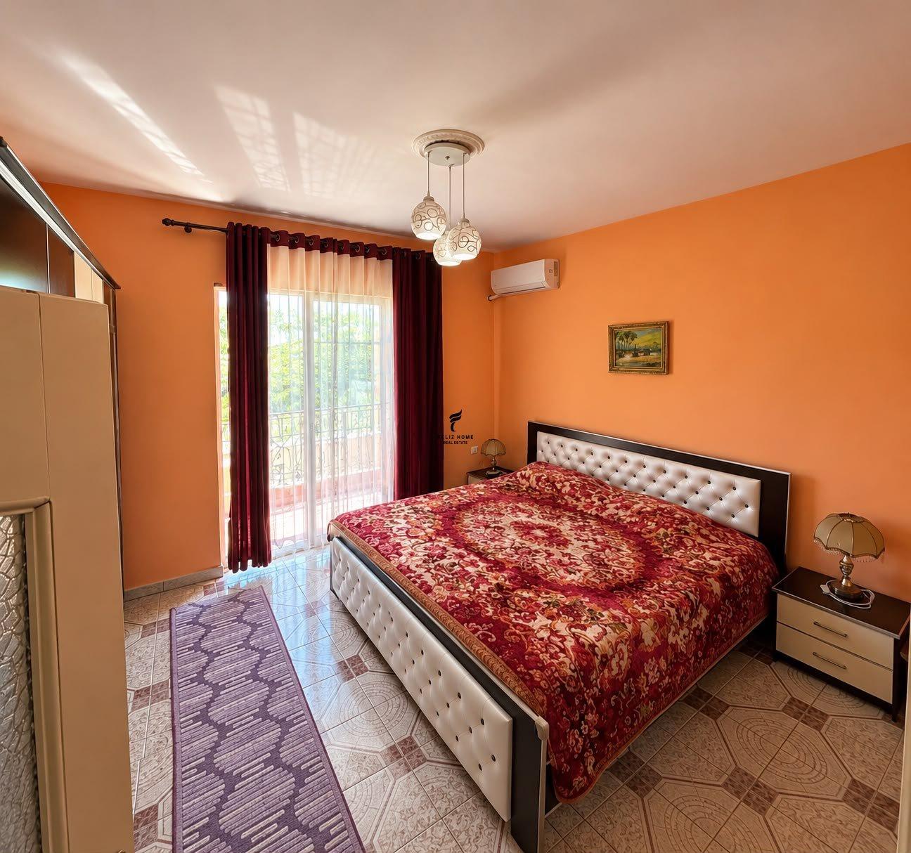 APARTAMENT ME QERA 2+1 SAUK 70.000 LEKE FH-93475 – Tiranë