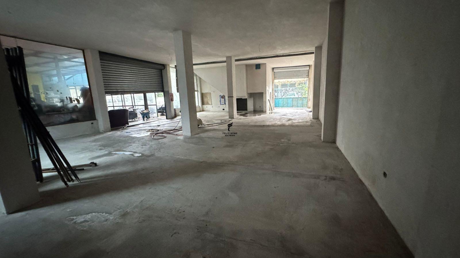 MAGAZINE ME QERA 180 M2 FUSHA E AVIACIONIT 120.000 LEKE FH-8 – Tiranë
