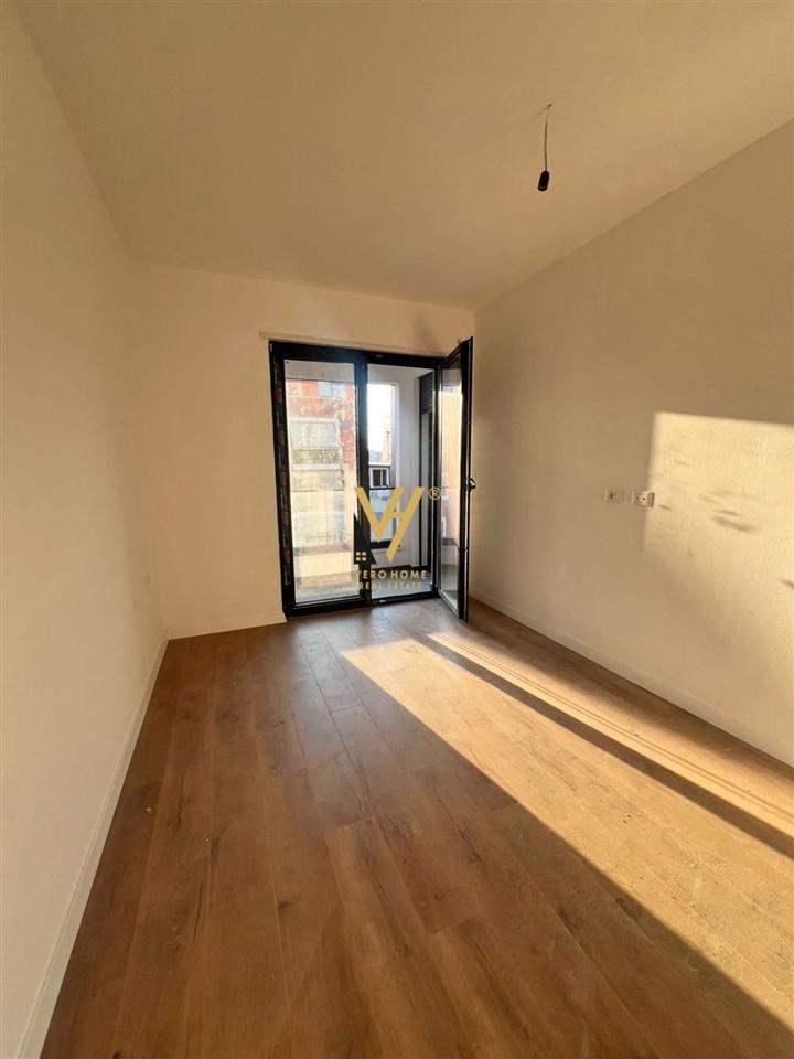 JEPET ZYRE 75 M2 ME QERA TE KOMUNA E PARISIT 600 EURO – Tiranë
