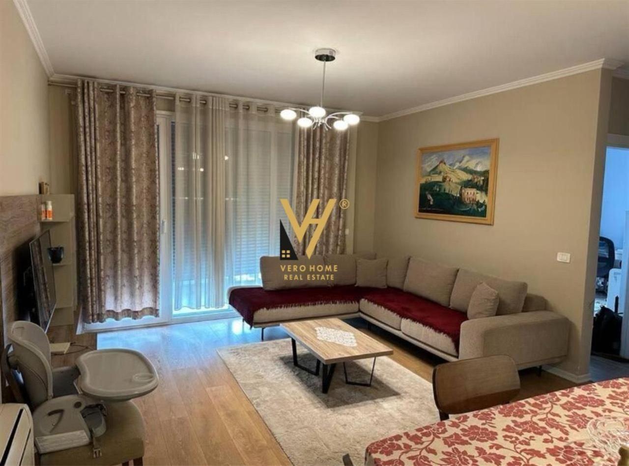 JEPET APARTAMENT 2+1+BLK ME QERA TE FIORI DI BOSKO 800 EURO – Tiranë