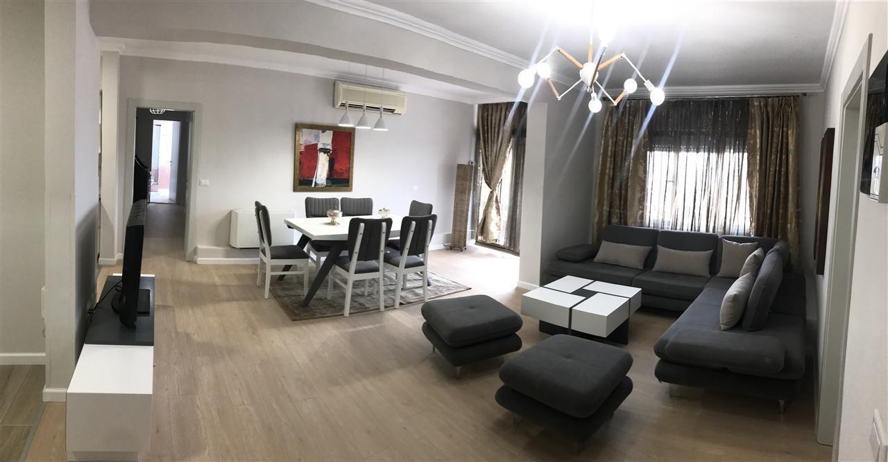 APARTAMENT ME QERA 3+1 QENDER 110.000 LEKE – Tiranë