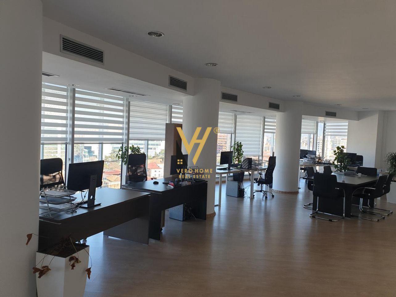 JEPET ZYRE 139 M2 ME QERA TE RRUGA E ELBASANIT 3.800 EURO – Tiranë