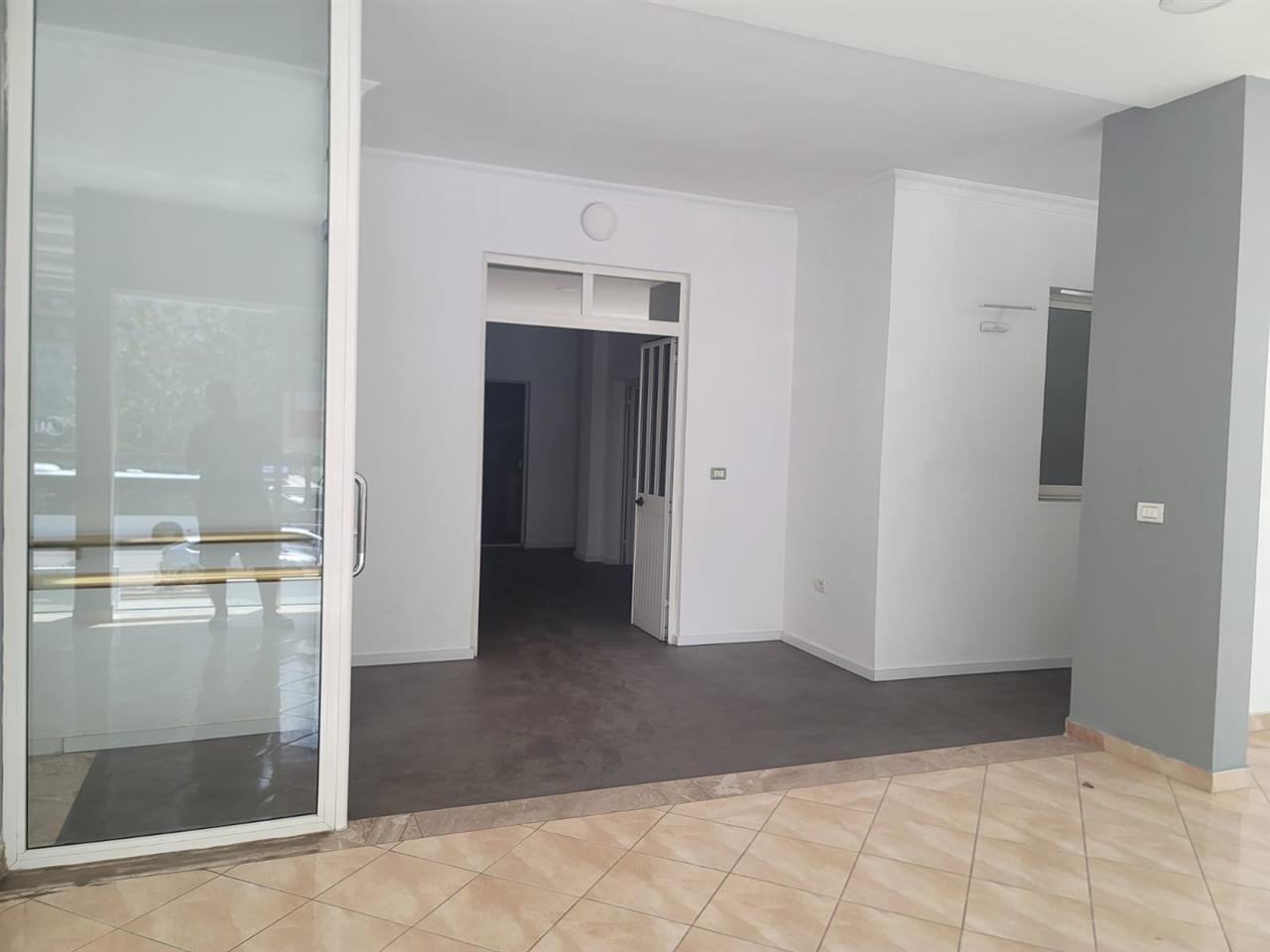 ZYRE ME QERA 220 M2 LAPRAKE 1500 EURO – Tiranë