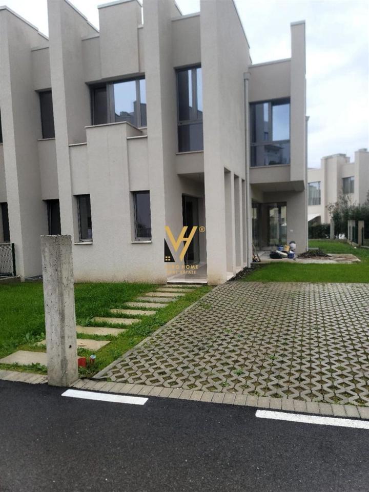 JEPET VILETE DY KATESHE ME QIRA TE LIQENI THATE 220.000 LEKE – Tiranë - 1