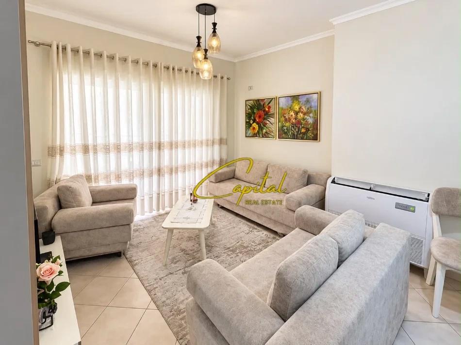 APARTAMENT ME QIRA 2+1 KOMUNA E PARISIT 800 EURO – Tiranë